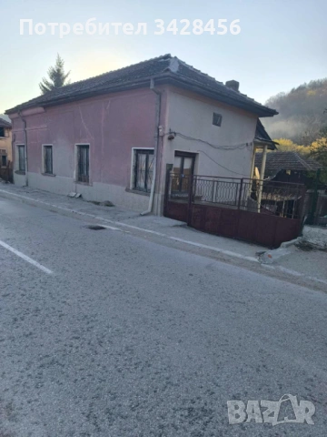 Продавам просторна къща с голям двор - гр. Димово, снимка 2 - Къщи - 54334908
