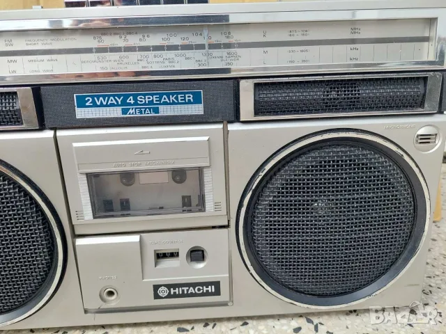 Радиокасетофон Hitachi TRK-7250E, снимка 3 - Радиокасетофони, транзистори - 55812059