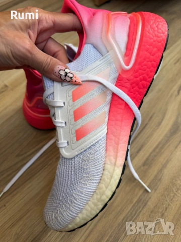 Оригинални Маратонки ADIDAS ULTRABOOST 20 ! 43 н, снимка 4 - Маратонки - 50822625