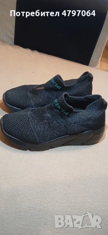 Спорни обувки без връзки. Летни с мрежа. Нови.