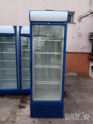 Огромна вертикална плюсова хладилна витрина 70 см широка с 12 месеца гаранция!