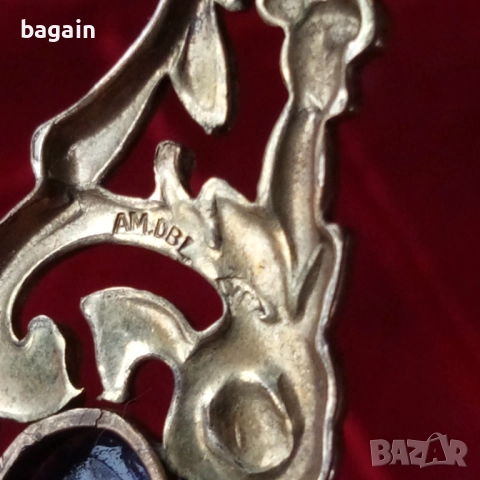 Позлатена брошка с лазурит., снимка 3 - Колиета, медальони, синджири - 52518672