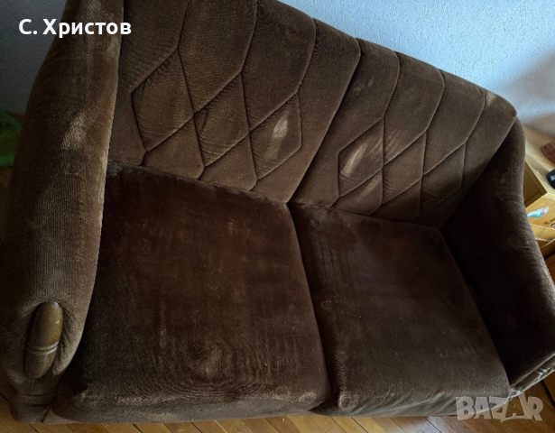 Ретро канапе тъмнокафяво с детайли от масивно дърво, снимка 2 - Дивани и мека мебел - 53993836