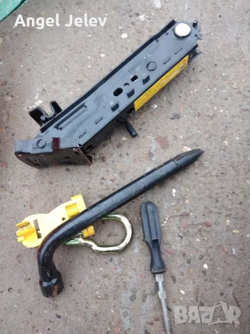 крик ключ кука и отверка Мазда 2