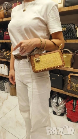 чанти VALENTİNO garavani ⬆️ 12 CM ➡️ 21 CM , снимка 3 - Чанти - 51641742