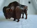 Ръчно изработена дървена статуетка на американски бизон, снимка 1