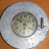 Затворнически часовник Newman Co. New York Chicago, снимка 1 - Антикварни и старинни предмети - 42268500