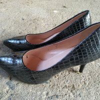 Нови, дамски, черни обувки с ток, снимка 5 - Дамски елегантни обувки - 42205545