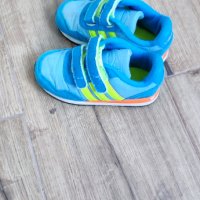 Adidas детски маратонки номер 21, снимка 3 - Детски маратонки - 37418626