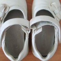 Детски бели обувки/ пантофки. Номер 25, снимка 3 - Детски обувки - 32037239