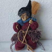 Баба Яга стара кукла, жена  с  метла, снимка 2 - Декорация за дома - 40932534