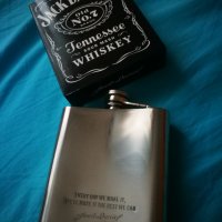 Манерка Jack Daniel`s ( Метална бутилка ), снимка 3 - Подаръци за рожден ден - 29194409