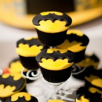 2 бр. резци Батман , резец форма за фондан , тесто , торти , бисквити , сладки, снимка 2 - Форми - 40000188