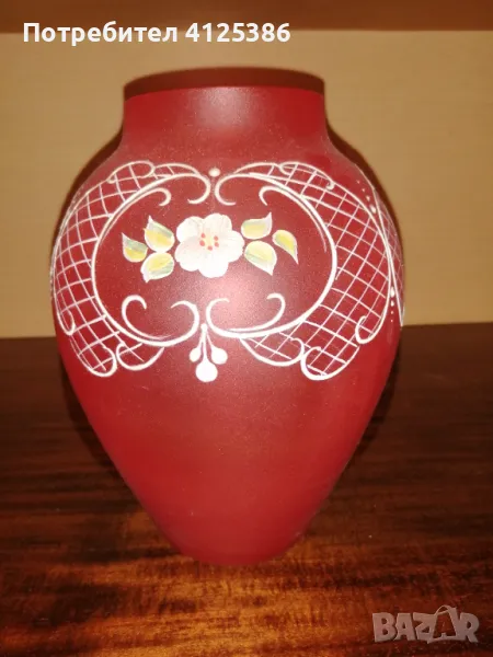 Ваза от матирано червено стъкло , снимка 1