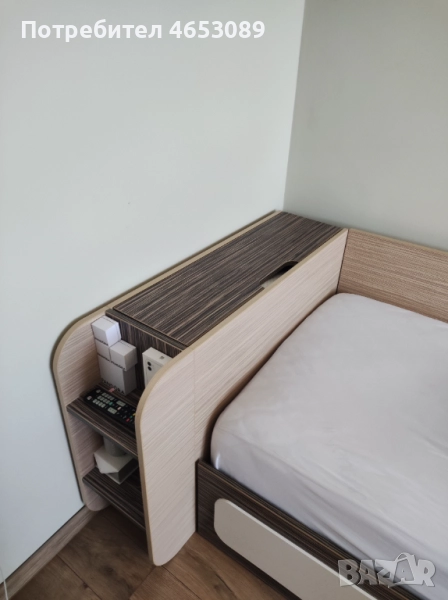 Продавам две единични легла, може и поотделно , снимка 1