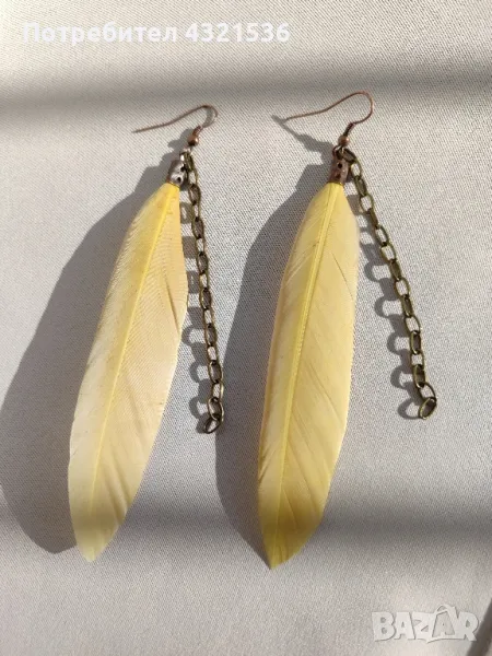 Обеци с пера цвят охра., снимка 1
