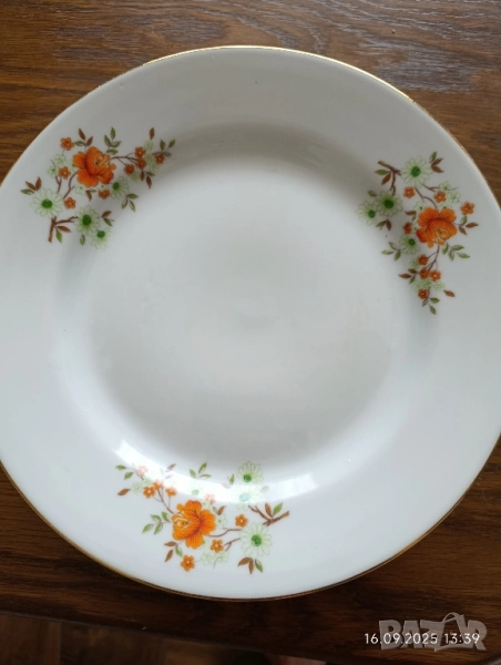 Български порцеланови чинии, снимка 1