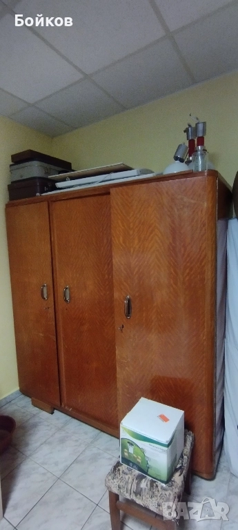 трикрилен гардероб орех, снимка 1