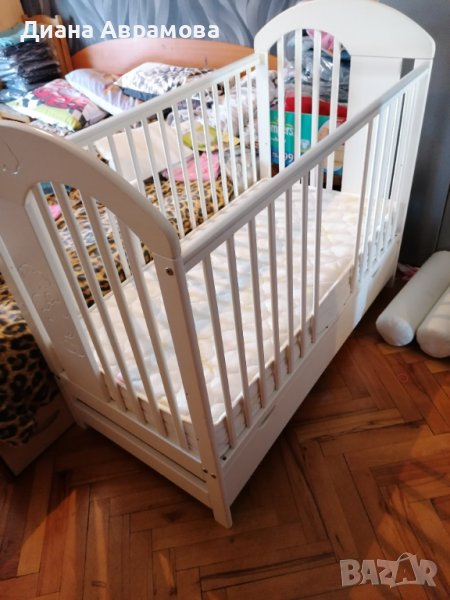 Бяло детско легло плюс нов матрак, снимка 1