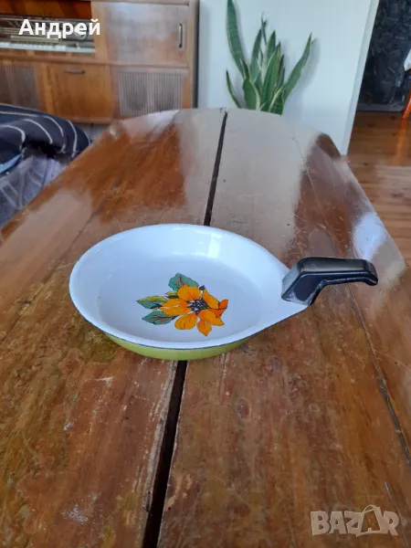 Стар емайлиран омлетен тиган,тиганче #16, снимка 1