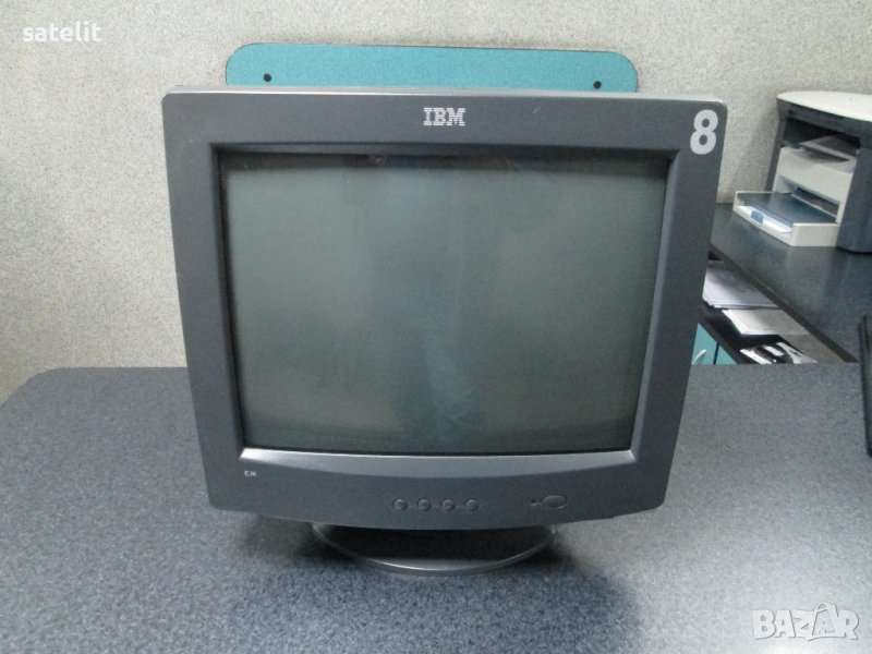 Продавам монитори IBM-17" и запазени компютърни кутии, снимка 1