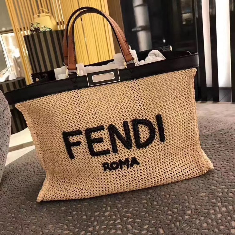 Големи чанти различни модели Fendi реплика в Чанти в гр. Хасково -  ID29491874 — Bazar.bg