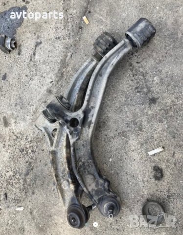 Chrysler voyager 2004година 2.5d предни носачи, снимка 2 - Части - 40397396