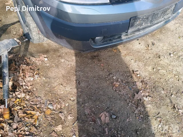 Предна броня за Renault Megane Grandtour II 2003-2008, снимка 2 - Части - 49477708