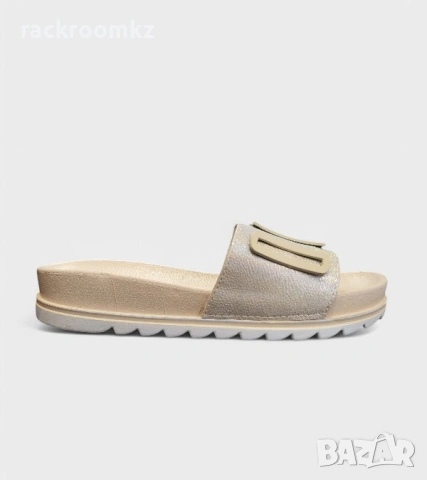 Дамски бежови чехли с метален акцент и анатомична подметка – PT38-115A Beige, снимка 2 - Чехли - 54254526