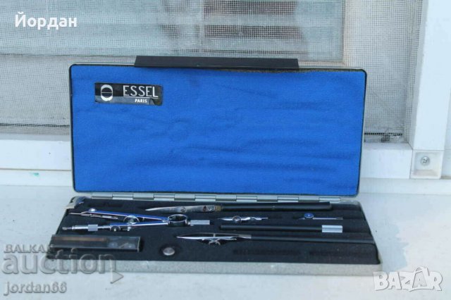 Кутия за техническо чертане, снимка 2 - Антикварни и старинни предмети - 38785433