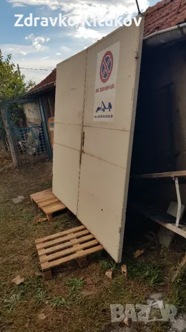 Двукрилна гаражна метална врата 228/206см.