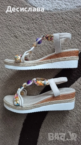 Нови дамски сандали, 38 номер