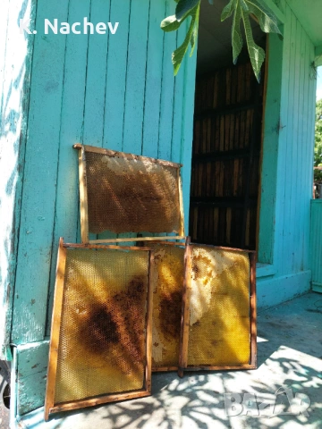 Продавам пчеларски инвентар и оборудване