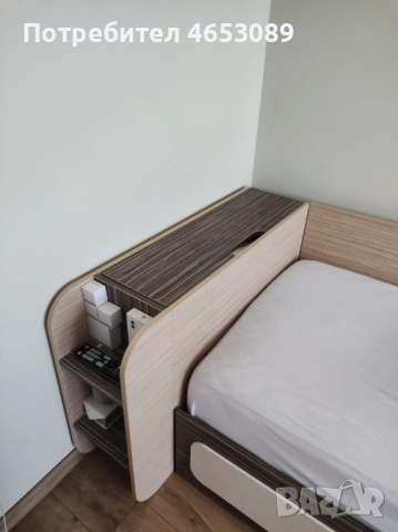 Продавам две единични легла, може и поотделно 