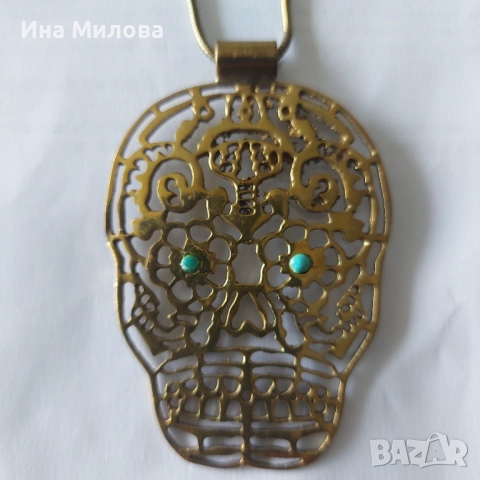 Медальон череп