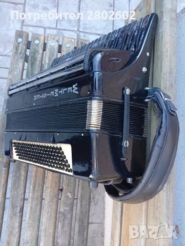 Продавам акордеон Консона Consona 120 баса