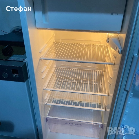 Хладилник с фризер ZANUSSI, снимка 3 - Хладилници - 52483795