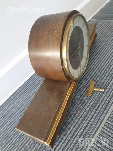 Малък стар немски дървен каминен часовник Junghans/шпиндел-40см/Юнгханс 1950-те, снимка 3 - Антикварни и старинни предмети - 51131454