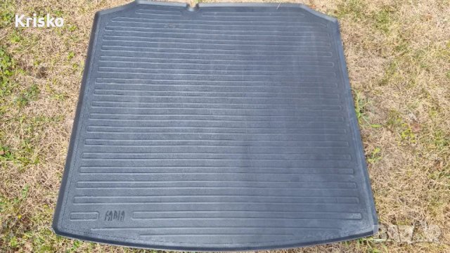 Стелка за багажника  шкода Фабия