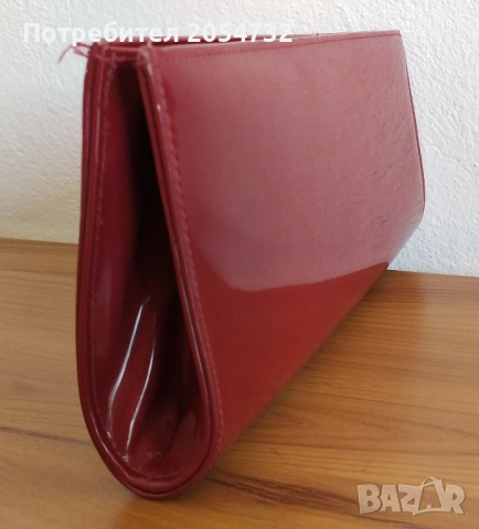 Червено дамско портмоне с верижка, снимка 4 - Портфейли, портмонета - 52289562