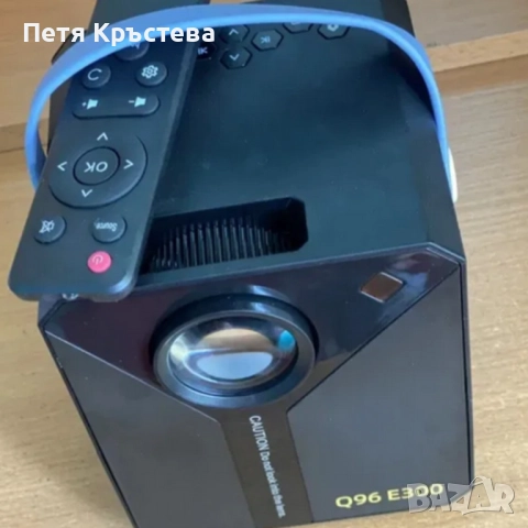 Smart Projector Q96 E300 – твоето лично кино във всеки дом, снимка 2 - Плейъри, домашно кино, прожектори - 52345845