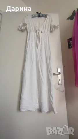 Бяла лятна рокля с деколте Stradivarius, снимка 2 - Рокли - 50181918