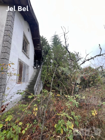 Къща на 2 Етажа в Казанлък с 1.1 дк Двор във Вилна Зона "Старите Лозя", снимка 7 - Къщи - 52183841