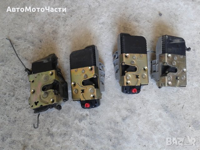 Продавам задна лява брава от вратата за Пежо 406