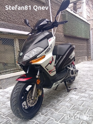 Италиански скутер 50куб 
