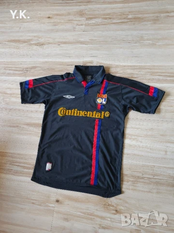 Оригинална мъжка тениска Umbro x F.C. Olympique Lyon / Season 03-04 (Away), снимка 2 - Тениски - 50602403