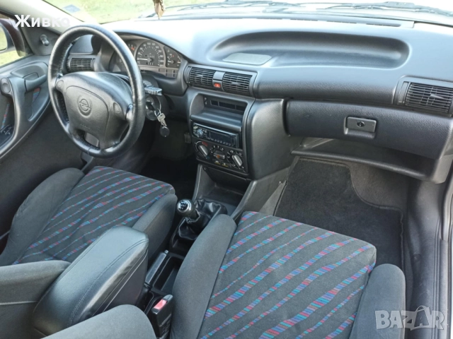 Opel Astra F 1.6 Sport, снимка 8 - Автомобили и джипове - 52635790