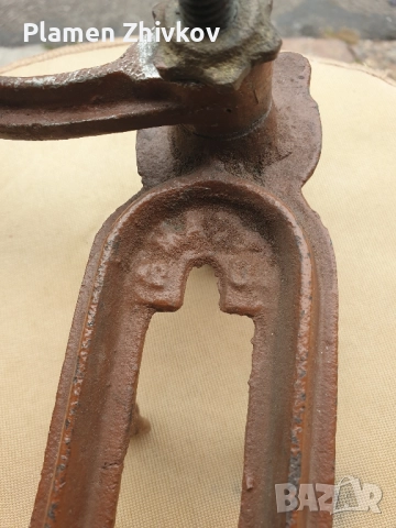 стара мелничка от чогун за черен пипер, снимка 2 - Антикварни и старинни предмети - 52303580