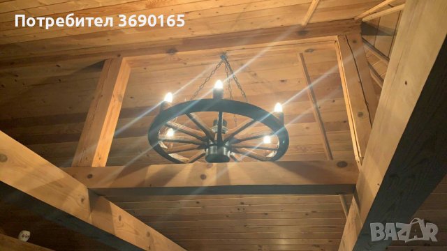 Полилеи от автентични реставрирани колела от каруца с дървени чашки , снимка 16 - Лампи за таван - 40211492