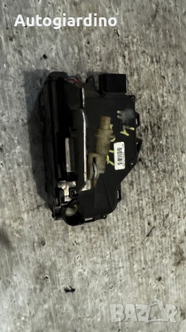 Брава за врата на Audi A2 - 8Z1837015D